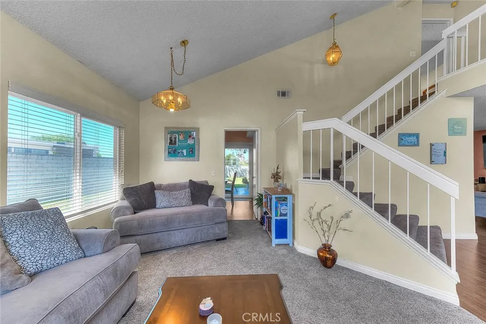 660 S Pampas Ave Rialto, CA 92376