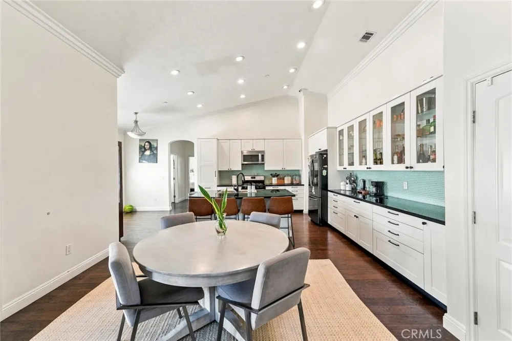 16079 Molino Victorville, CA 92395