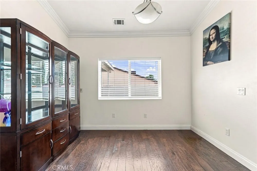 16079 Molino Victorville, CA 92395