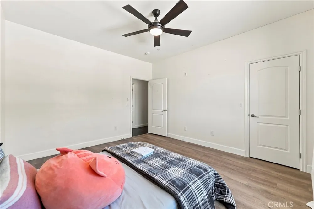 16079 Molino Victorville, CA 92395