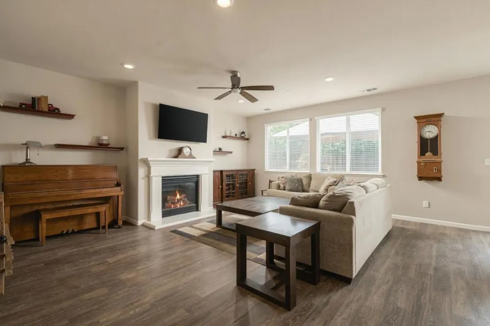 1225 Steinbeck Drive Hollister, CA 95023