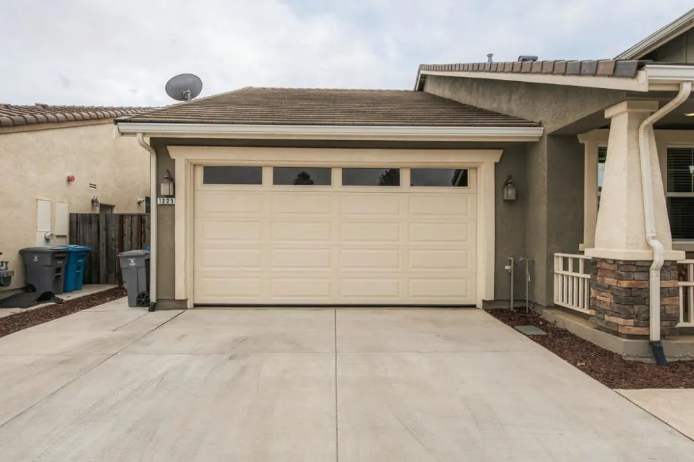 1225 Steinbeck Drive Hollister, CA 95023