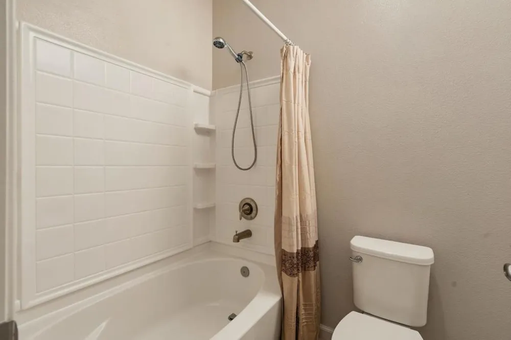 1225 Steinbeck Drive Hollister, CA 95023
