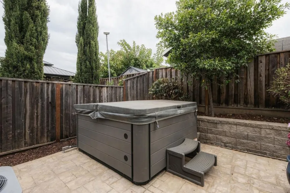 1225 Steinbeck Drive Hollister, CA 95023