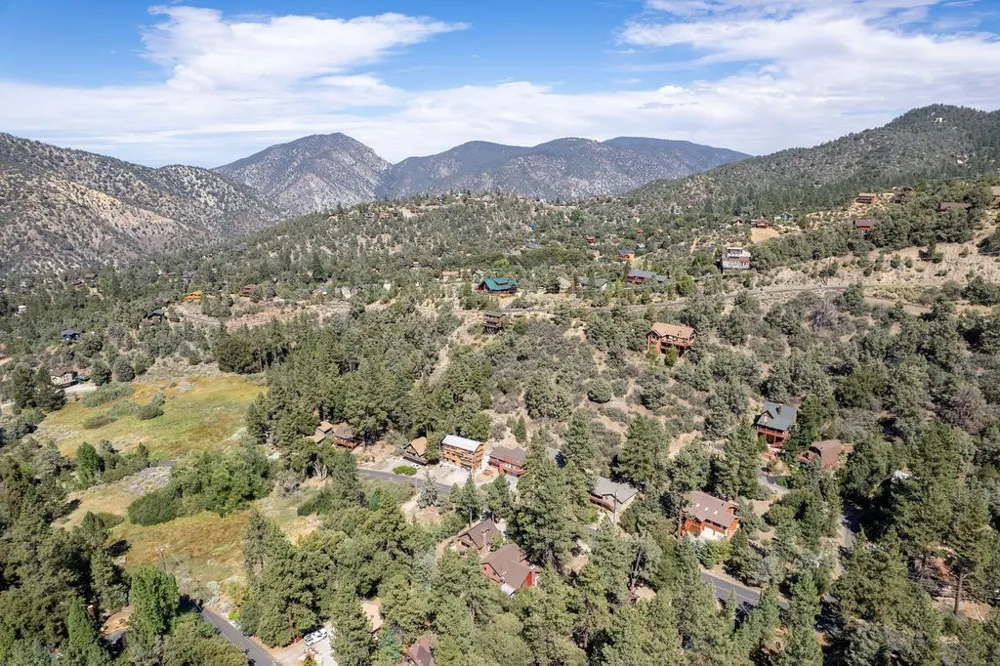 1905 Matterhorn Pine Mountain Club, CA 93222