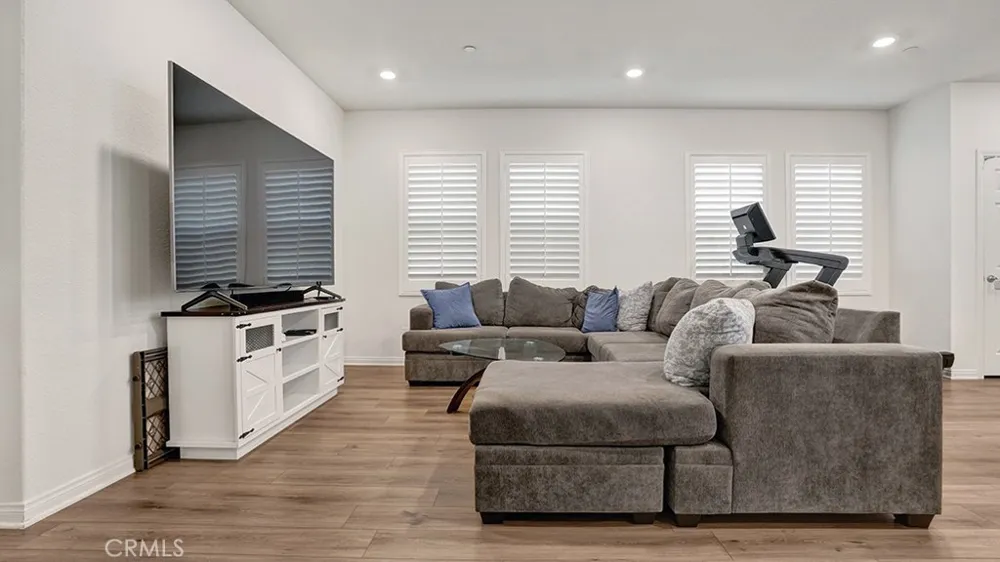 3985 E Huntington Ontario, CA 91761