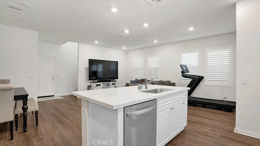 3985 E Huntington Ontario, CA 91761
