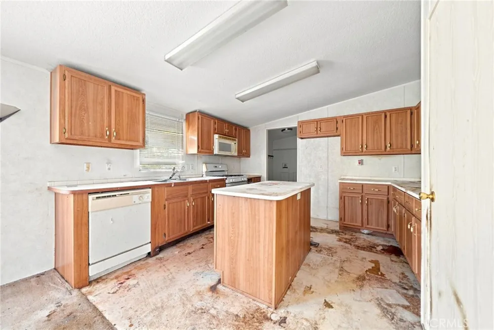 31130 S General Kearny #190 Temecula, CA 92591