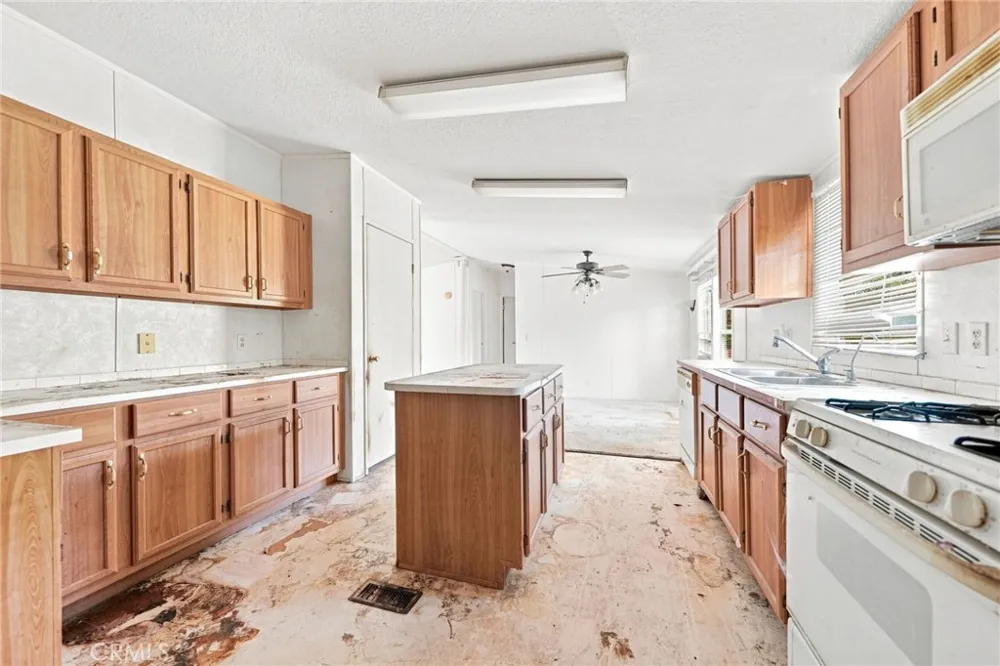 31130 S General Kearny #190 Temecula, CA 92591
