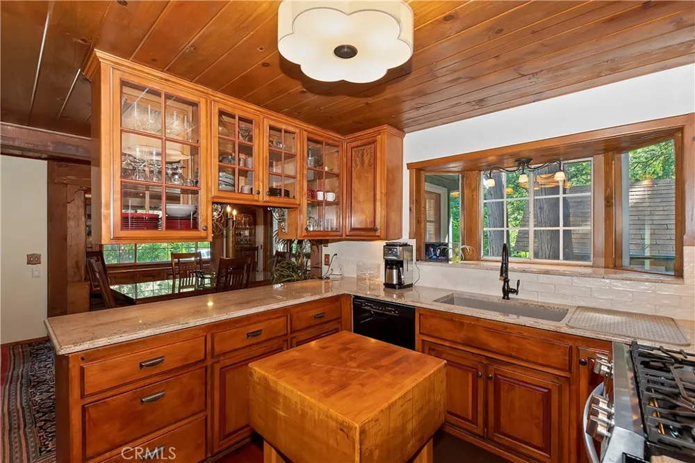 23280 Brookside Road Crestline, CA 92325