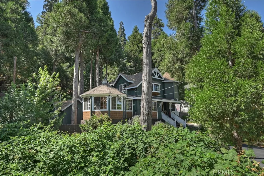 23280 Brookside Road Crestline, CA 92325