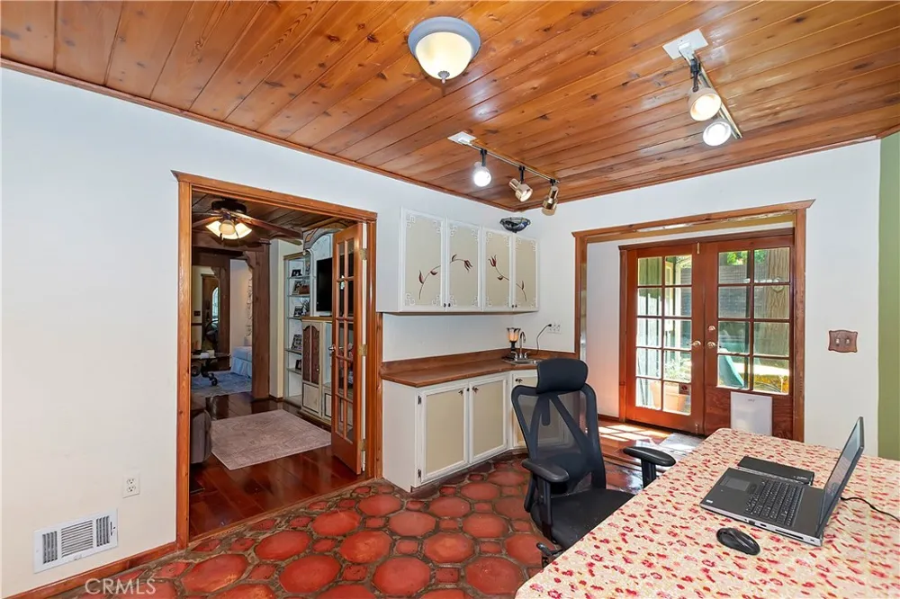 23280 Brookside Road Crestline, CA 92325