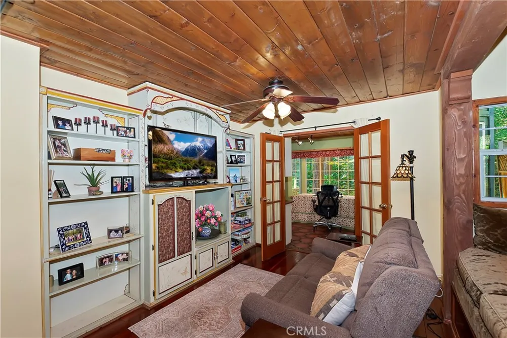 23280 Brookside Road Crestline, CA 92325