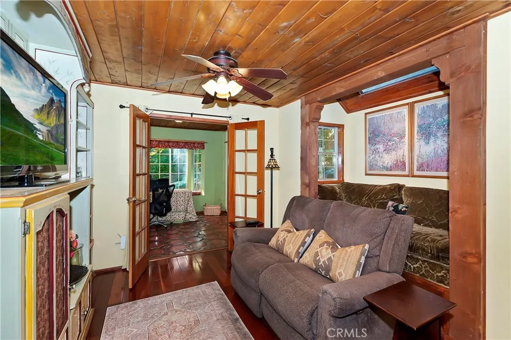 23280 Brookside Road Crestline, CA 92325