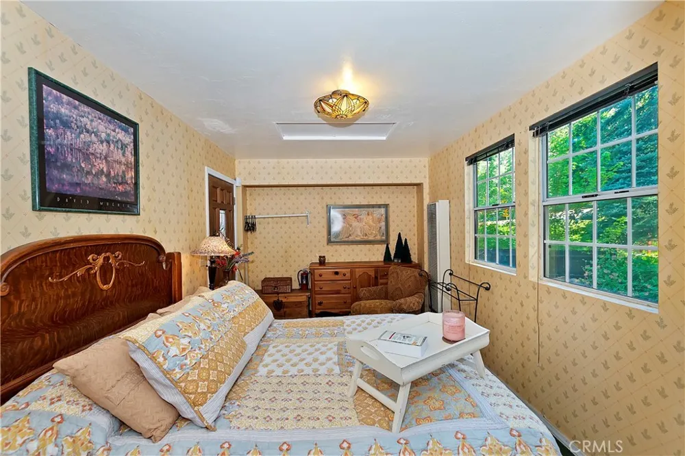 23280 Brookside Road Crestline, CA 92325