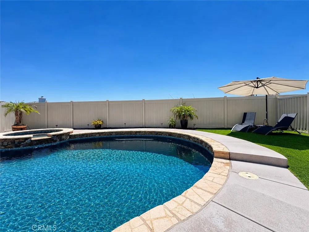 34293 Oakwood Yucaipa, CA 92399