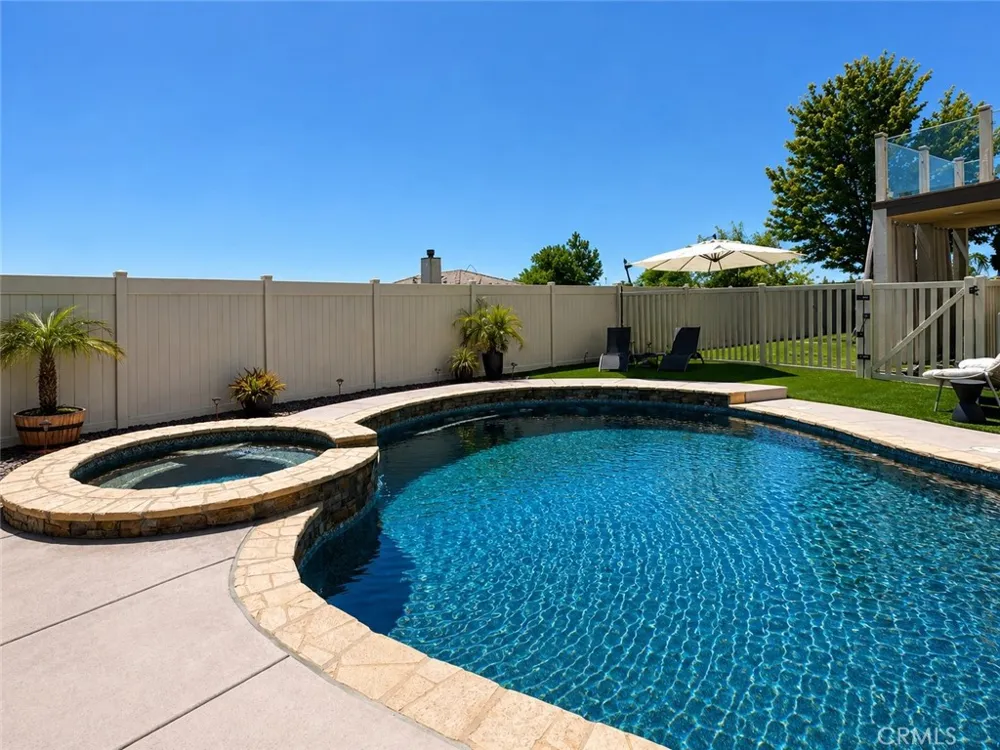 34293 Oakwood Yucaipa, CA 92399