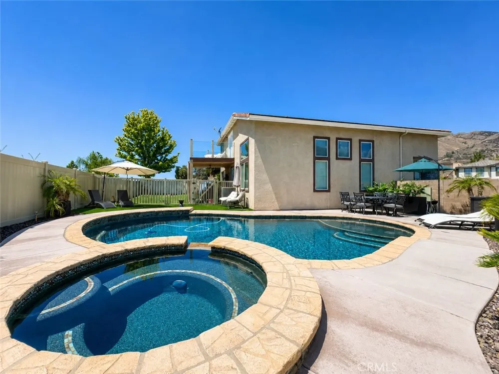 34293 Oakwood Yucaipa, CA 92399