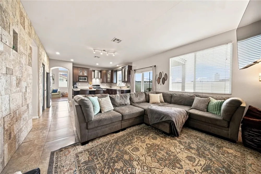34293 Oakwood Yucaipa, CA 92399
