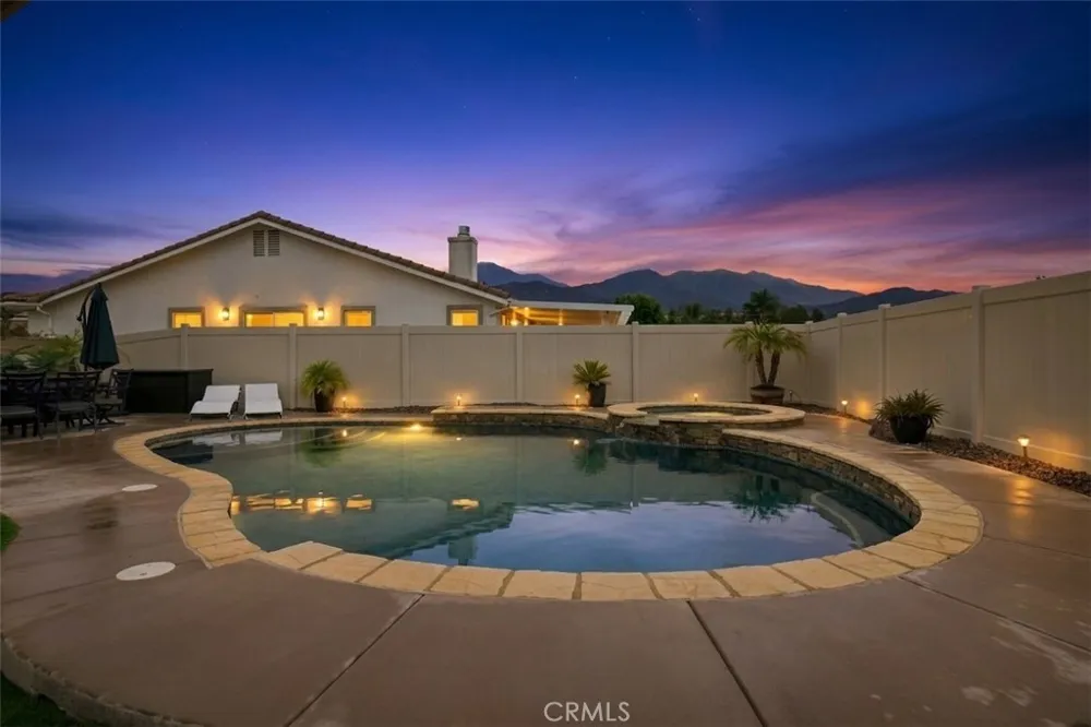 34293 Oakwood Yucaipa, CA 92399