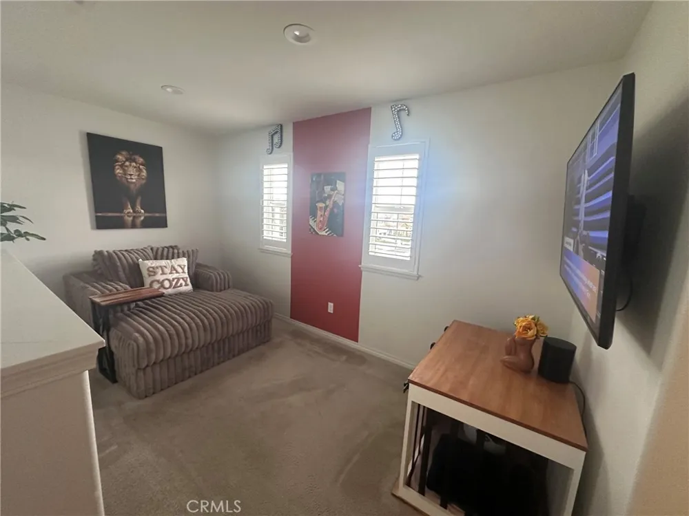 6389 Bluestone Fontana, CA 92336