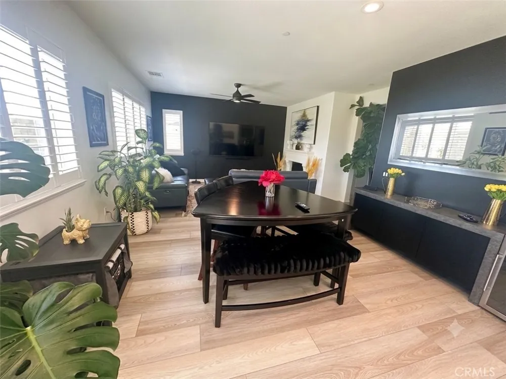 6389 Bluestone Fontana, CA 92336