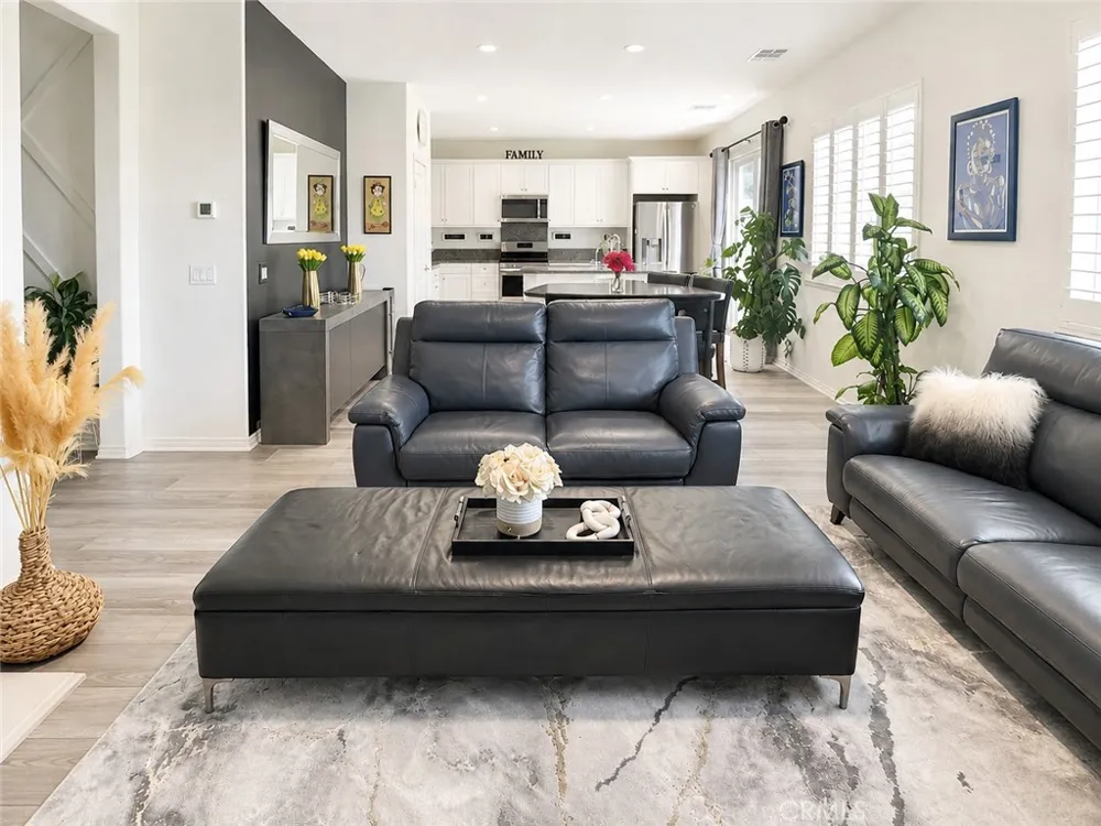 6389 Bluestone Fontana, CA 92336