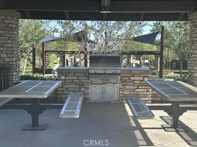 6389 Bluestone Fontana, CA 92336