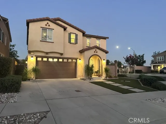 6389 Bluestone Fontana, CA 92336