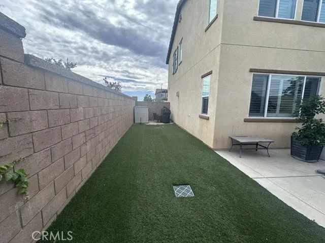 6389 Bluestone Fontana, CA 92336