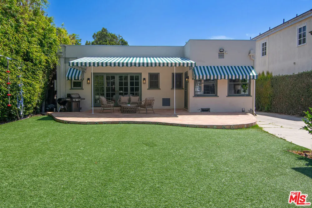 121 S Poinsettia Place Los Angeles, CA 90036