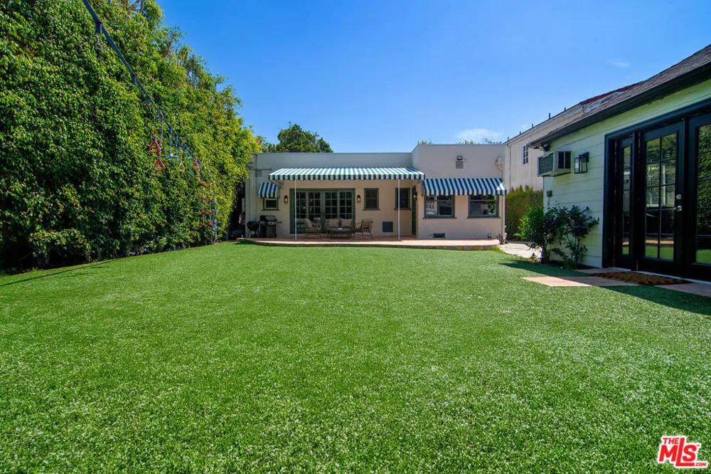 121 S Poinsettia Place Los Angeles, CA 90036
