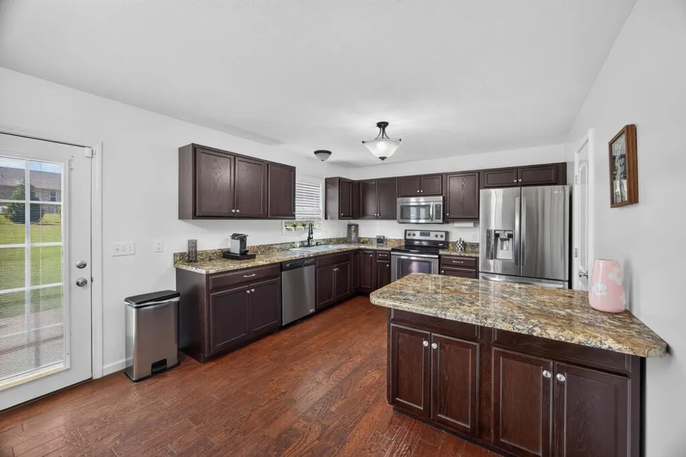 1521 Bay View Dr Cookeville, TN 38506