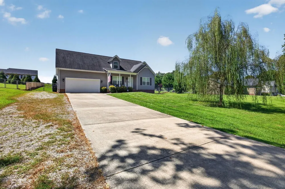 1521 Bay View Dr Cookeville, TN 38506