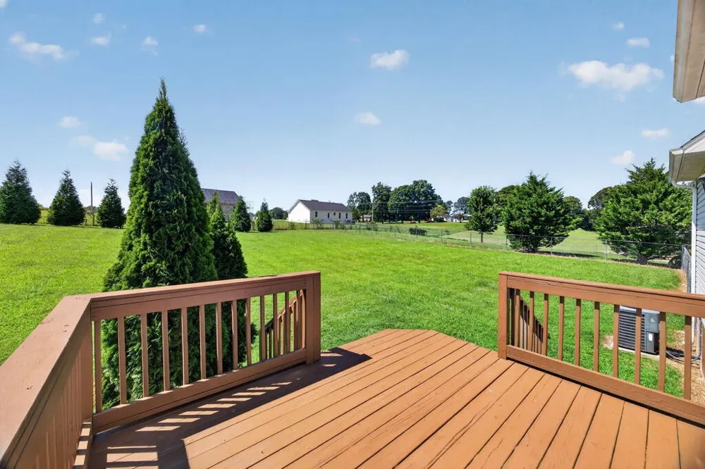 1521 Bay View Dr Cookeville, TN 38506