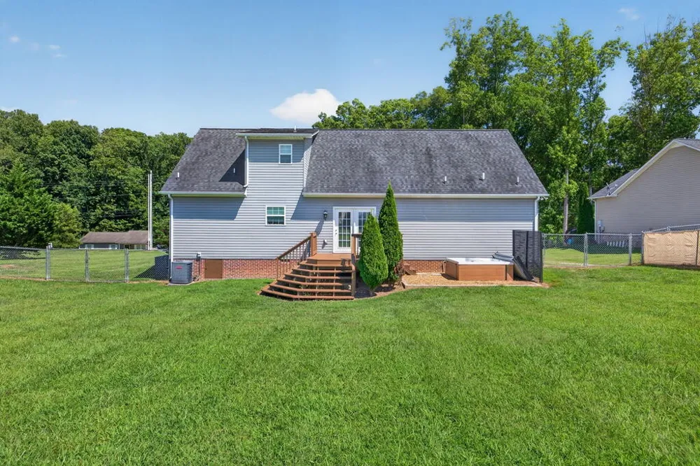 1521 Bay View Dr Cookeville, TN 38506