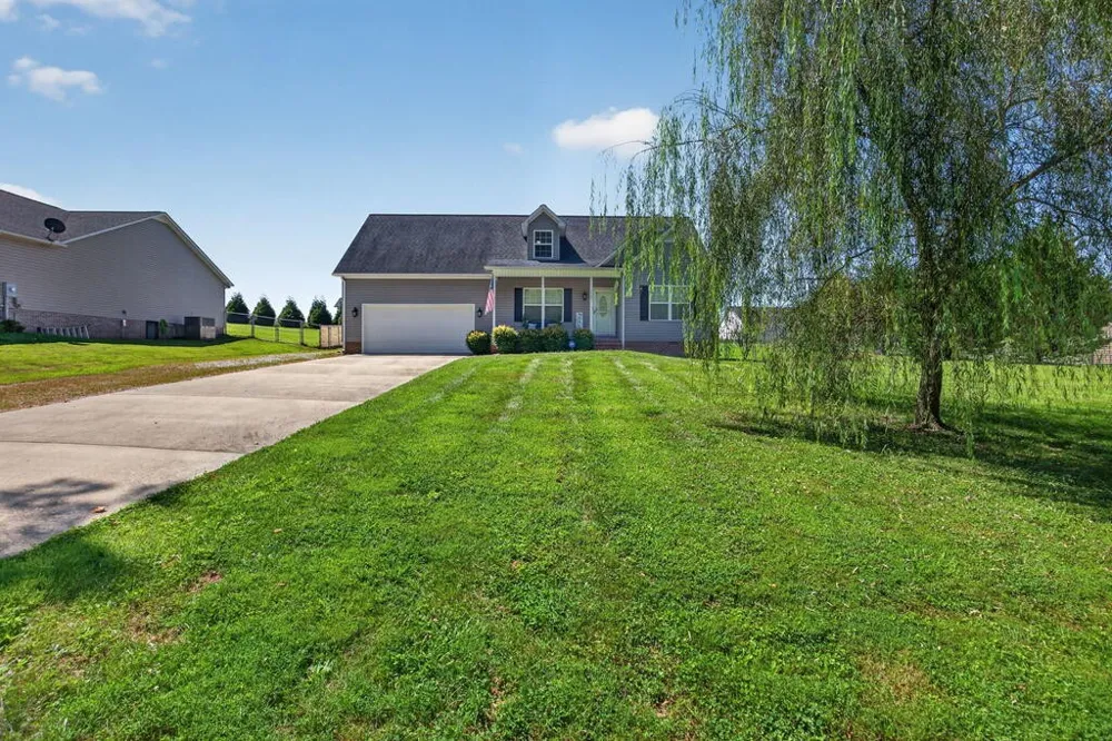 1521 Bay View Dr Cookeville, TN 38506