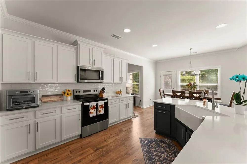 202 Old Lake Lane Dawsonville, GA 30534