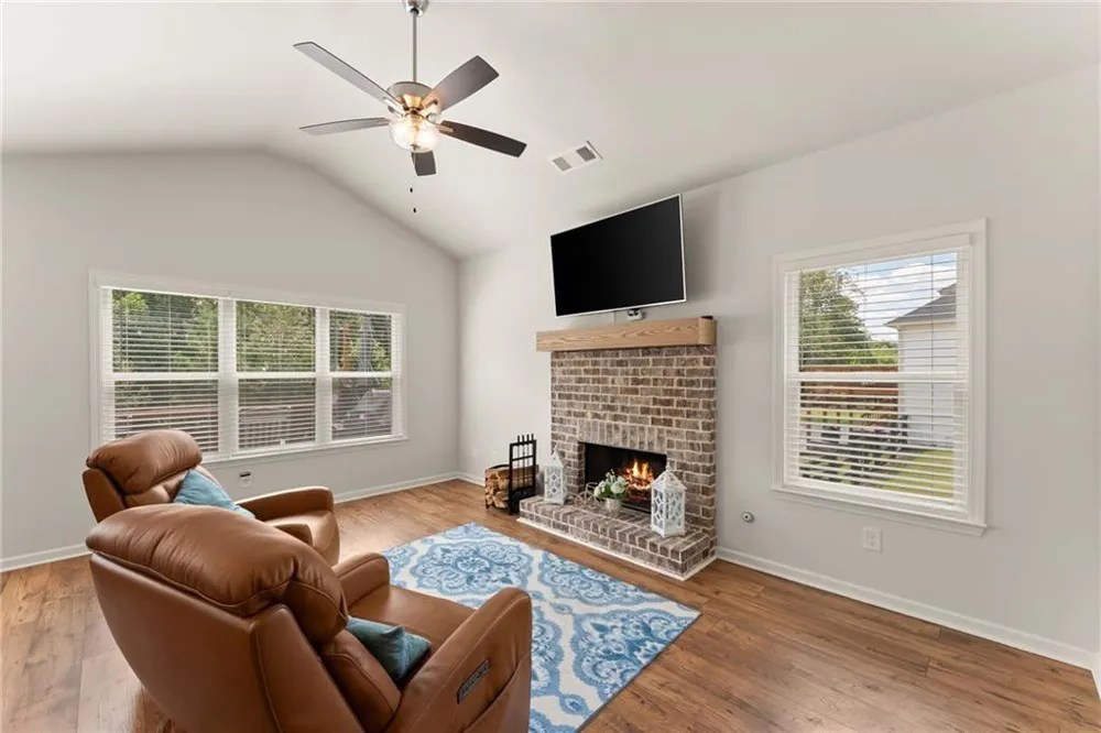 202 Old Lake Lane Dawsonville, GA 30534