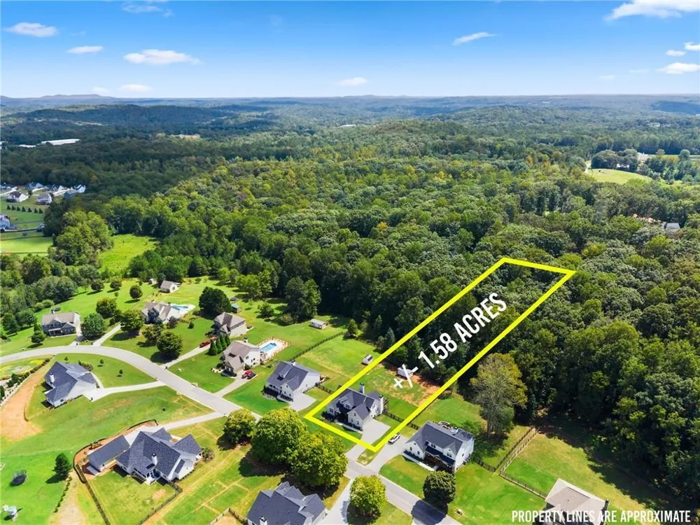 202 Old Lake Lane Dawsonville, GA 30534