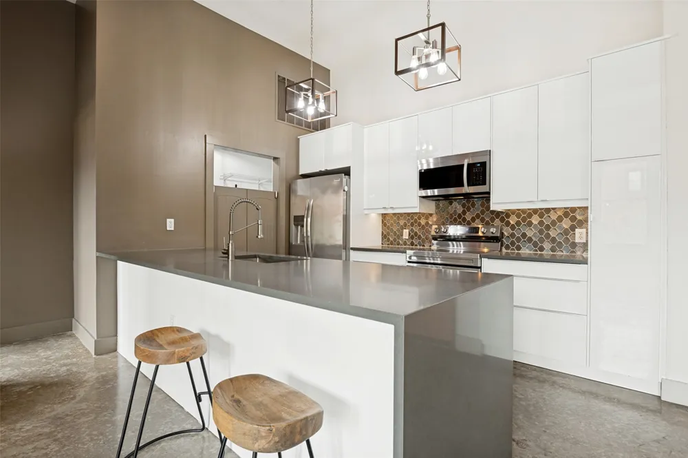 2502 Live Oak Street #208 Dallas, TX 75204
