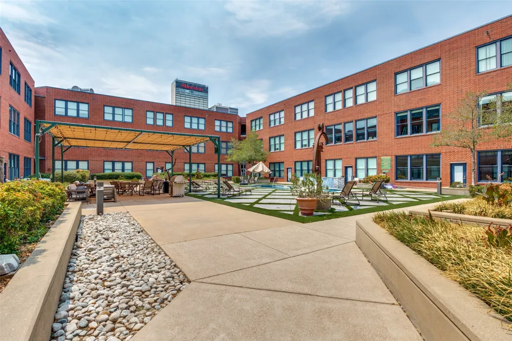 2502 Live Oak Street #208 Dallas, TX 75204