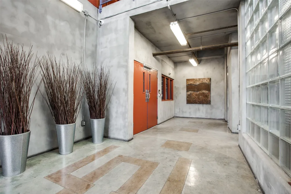 2502 Live Oak Street #208 Dallas, TX 75204