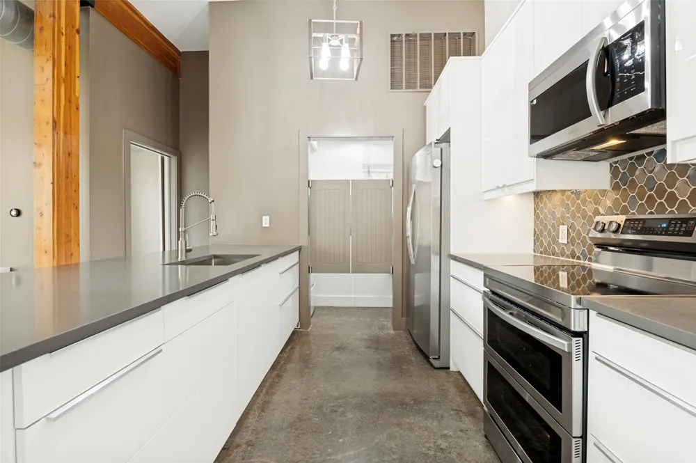 2502 Live Oak Street #208 Dallas, TX 75204