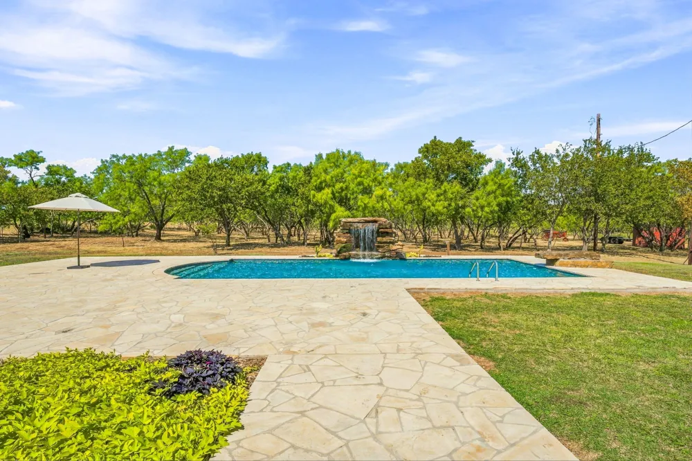 1070 FM 3329 Olney, TX 76374