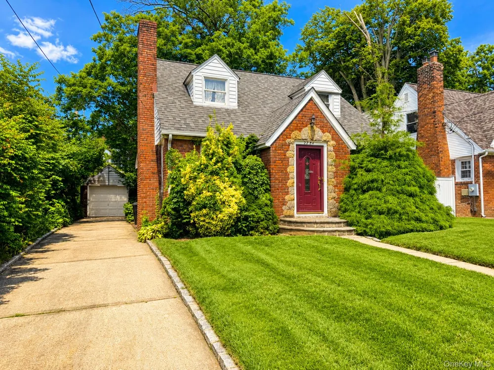 2284 Wynsum Avenue Merrick, NY 11566