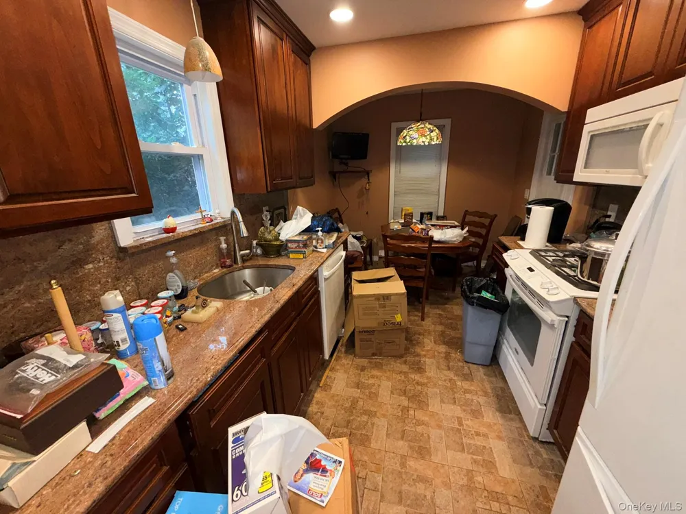 2284 Wynsum Avenue Merrick, NY 11566