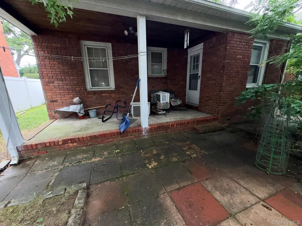 2284 Wynsum Avenue Merrick, NY 11566
