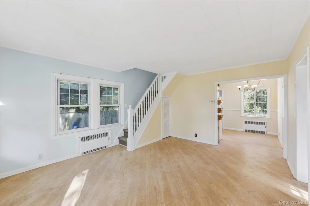 36 Lakeview Court Ronkonkoma, NY 11779
