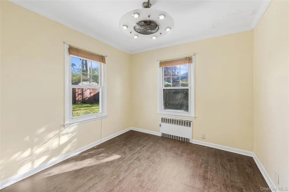 36 Lakeview Court Ronkonkoma, NY 11779